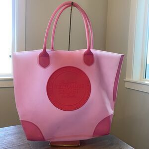 VICTORIA’S SECRET 2007 RARE HTF RUBBER TOTE BEACH SHOWER COLLEGE Barbie Pink